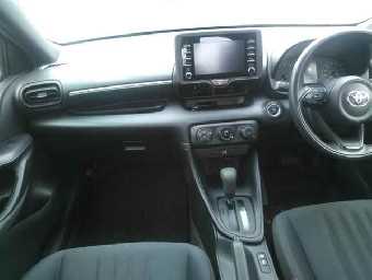 TOYOTA YARIS 2021 Image 8