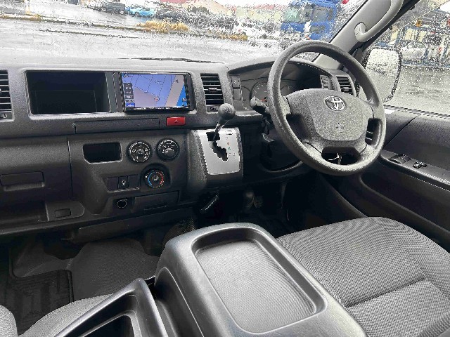 TOYOTA HIACE WAGON 2017 Image 21