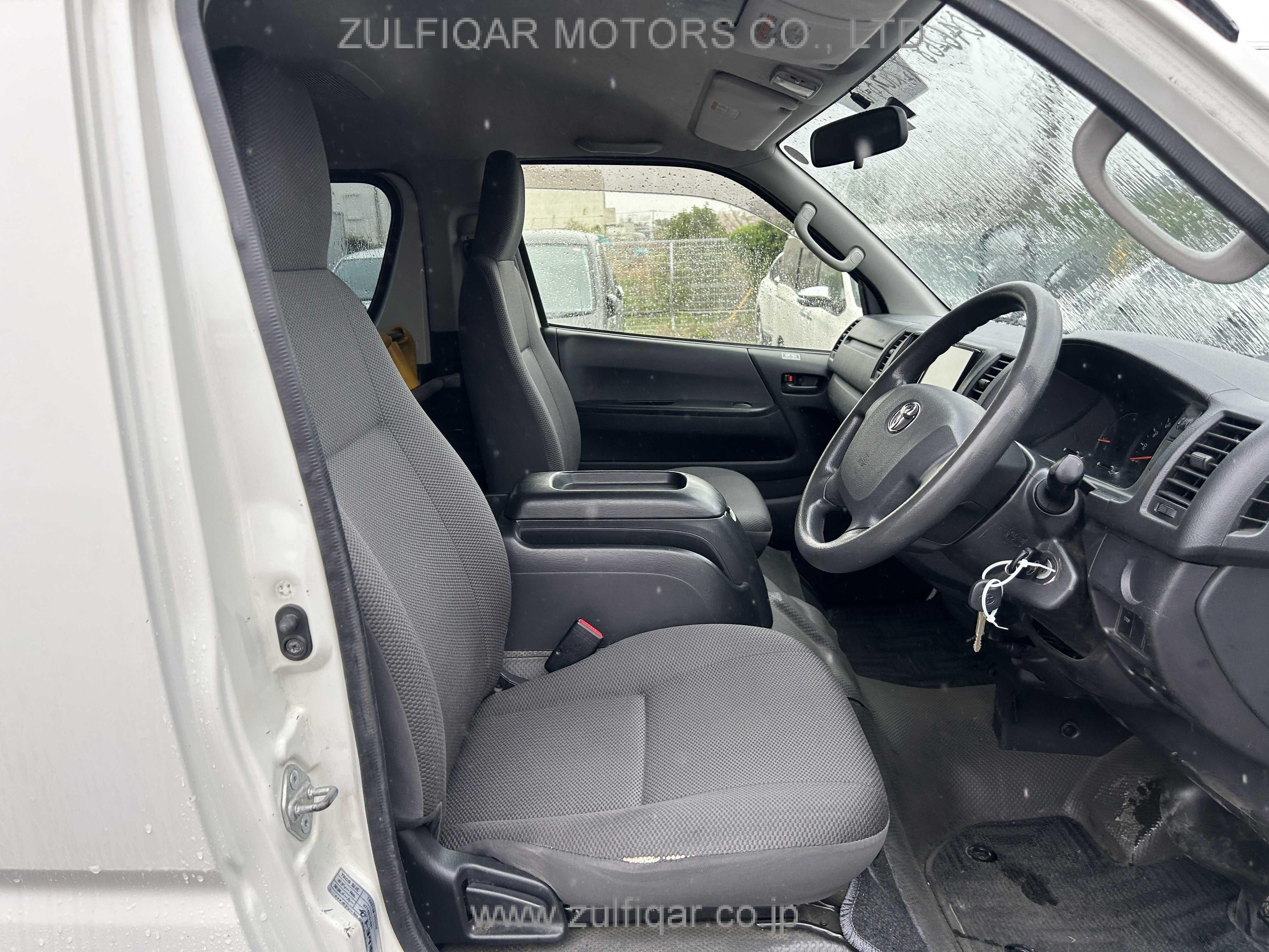 TOYOTA HIACE WAGON 2017 Image 22