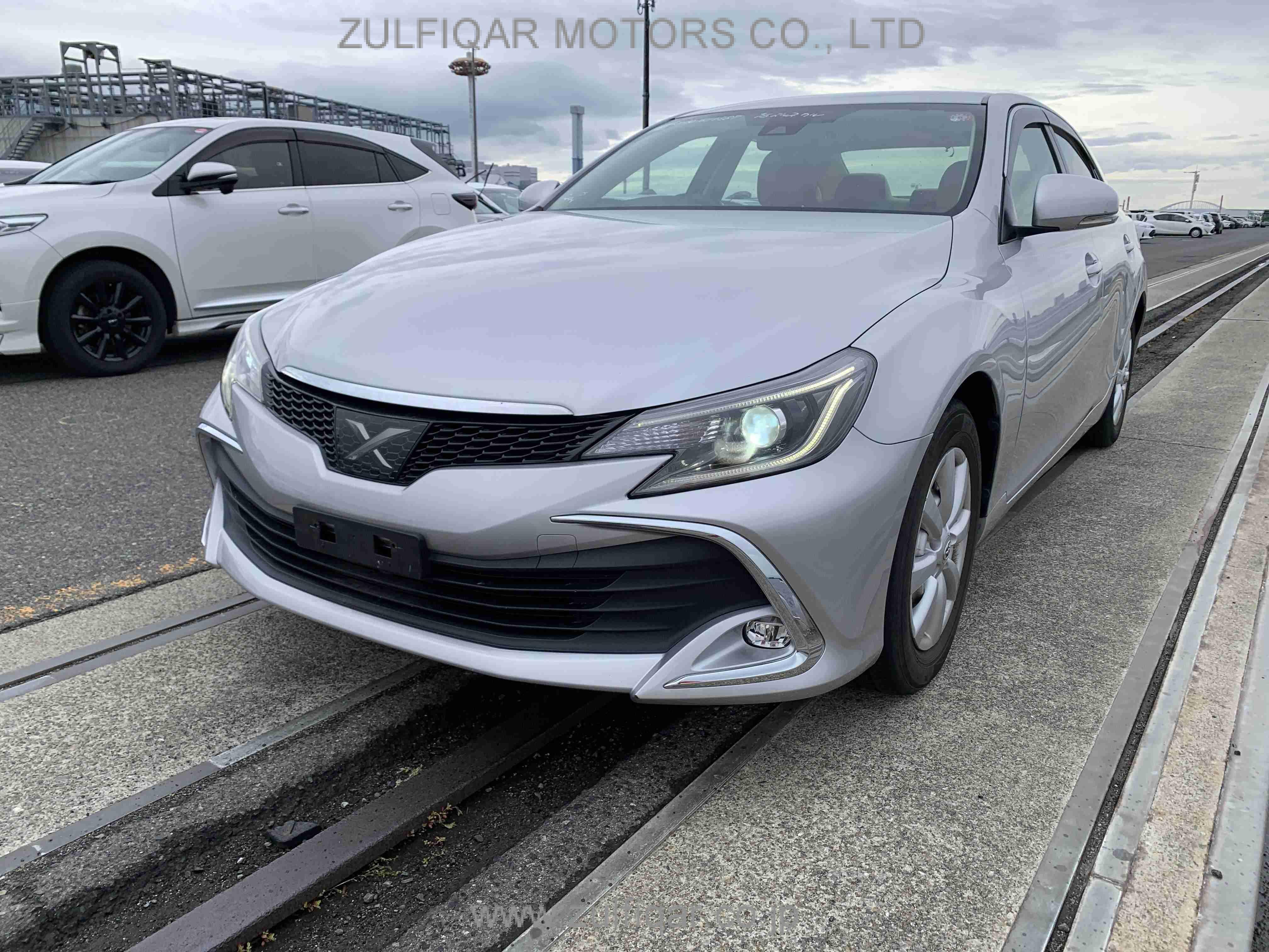 TOYOTA MARK X 2018 Image 2