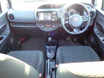 TOYOTA VITZ 2019 Image 3