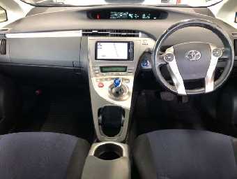 TOYOTA PRIUS PHV 2013 Image 6