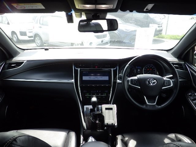 TOYOTA HARRIER 2018 Image 22