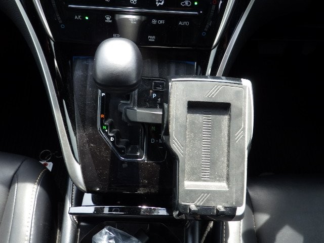 TOYOTA HARRIER 2018 Image 29