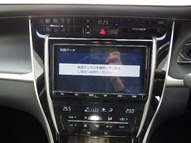 TOYOTA HARRIER 2018 Image 30