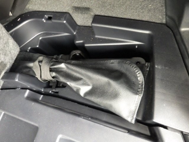 TOYOTA HARRIER 2018 Image 36