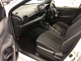 TOYOTA YARIS 2021 Image 9