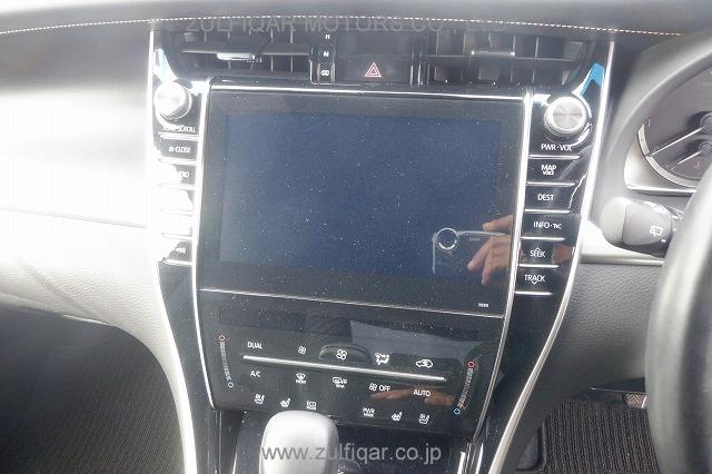 TOYOTA HARRIER 2019 Image 11