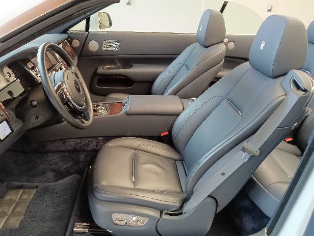 ROLLS ROYCE DAWN 2016 Image 106