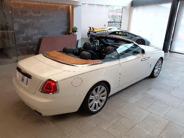 ROLLS ROYCE DAWN 2016 Image 30