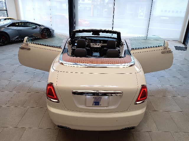 ROLLS ROYCE DAWN 2016 Image 45