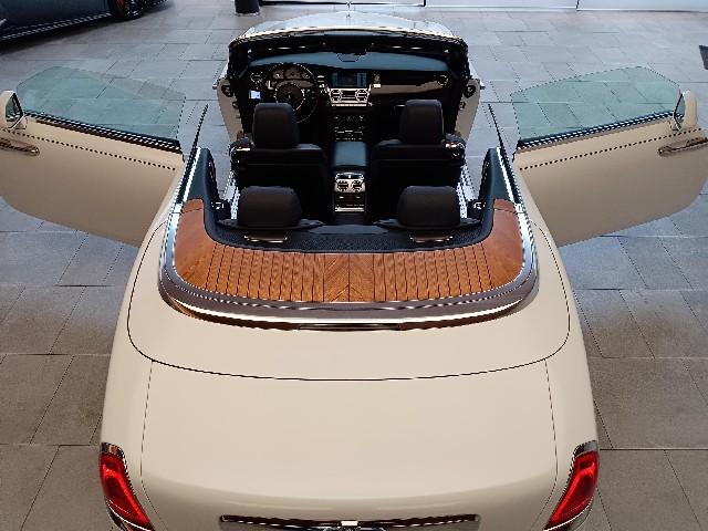 ROLLS ROYCE DAWN 2016 Image 48