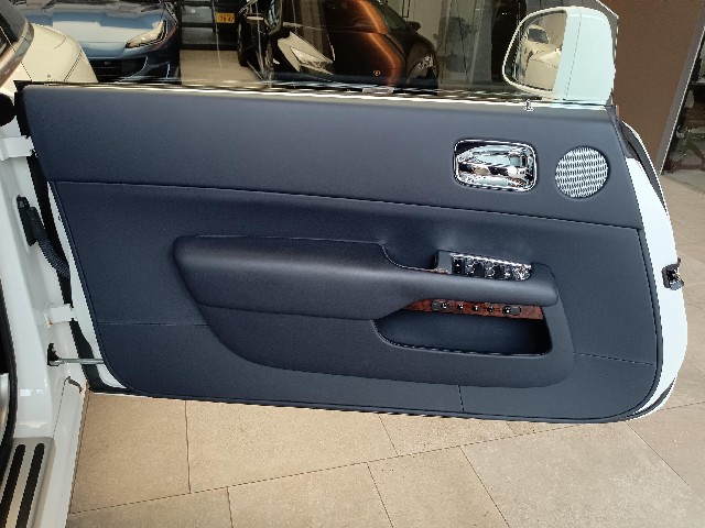 ROLLS ROYCE DAWN 2016 Image 84