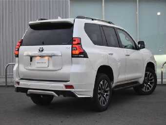 TOYOTA LAND CRUISER PRADO 2023 Image 2