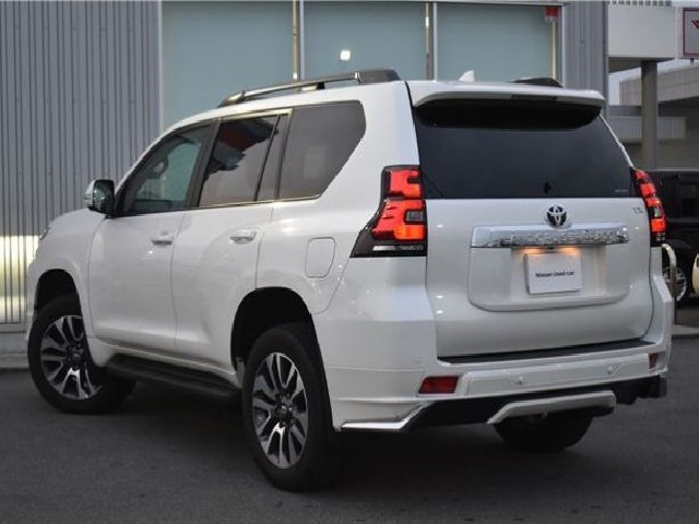 TOYOTA LAND CRUISER PRADO 2023 Image 31