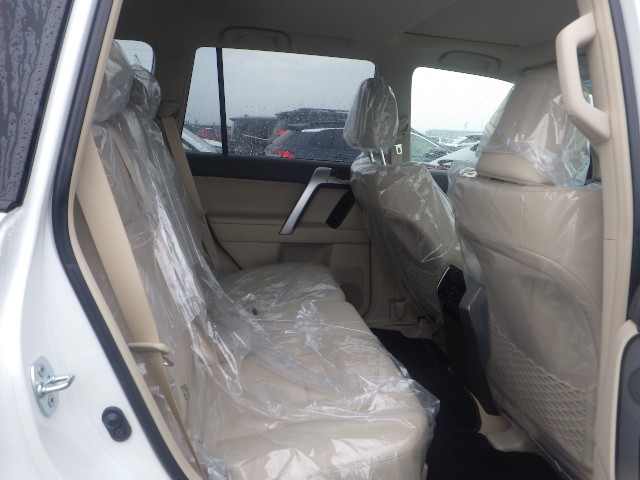 TOYOTA LAND CRUISER PRADO 2023 Image 35