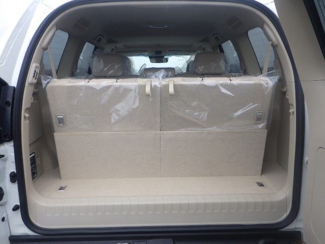 TOYOTA LAND CRUISER PRADO 2023 Image 36