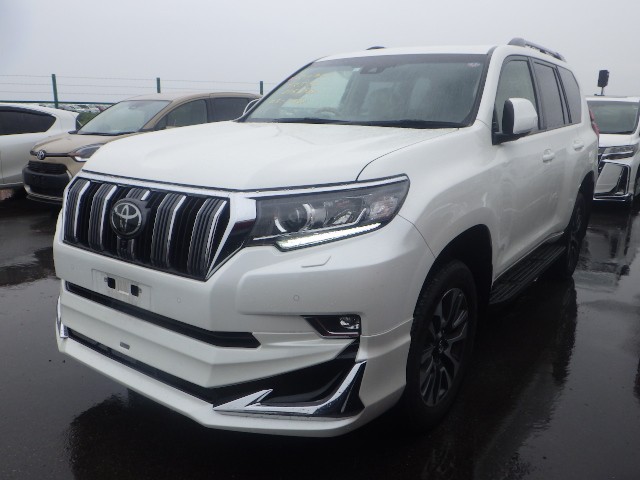 TOYOTA LAND CRUISER PRADO 2023 Image 38