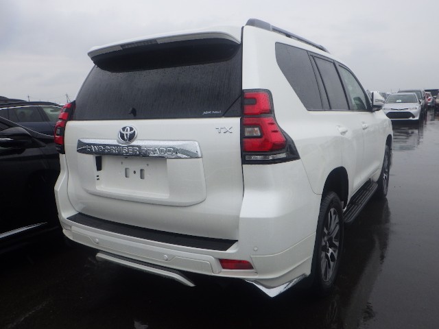 TOYOTA LAND CRUISER PRADO 2023 Image 40