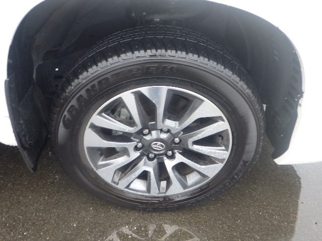 TOYOTA LAND CRUISER PRADO 2023 Image 41