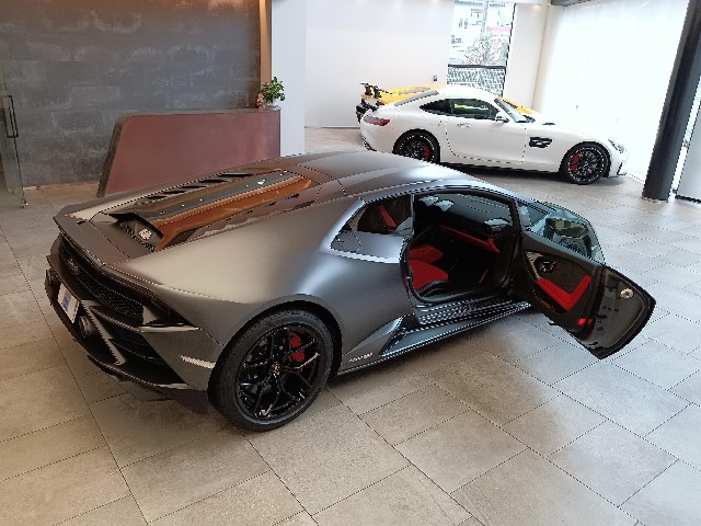 LAMBORGHINI HURACAN 2022 Image 24