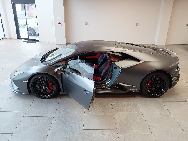 LAMBORGHINI HURACAN 2022 Image 39