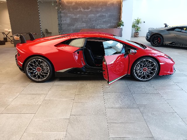 LAMBORGHINI HURACAN 2019 Image 20