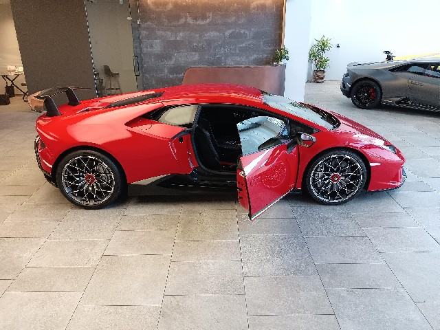 LAMBORGHINI HURACAN 2019 Image 21