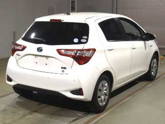 TOYOTA VITZ 2019 Image 2