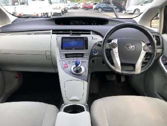 TOYOTA PRIUS PHV 2013 Image 6