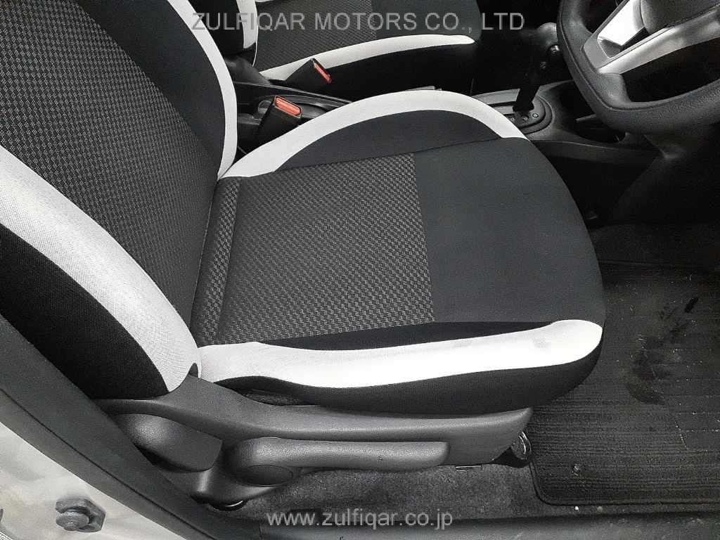 NISSAN NOTE 2019 Image 8