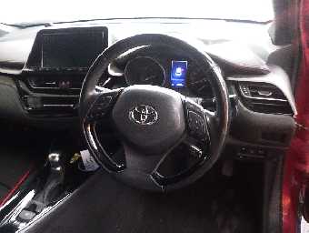 TOYOTA C-HR 2017 Image 11