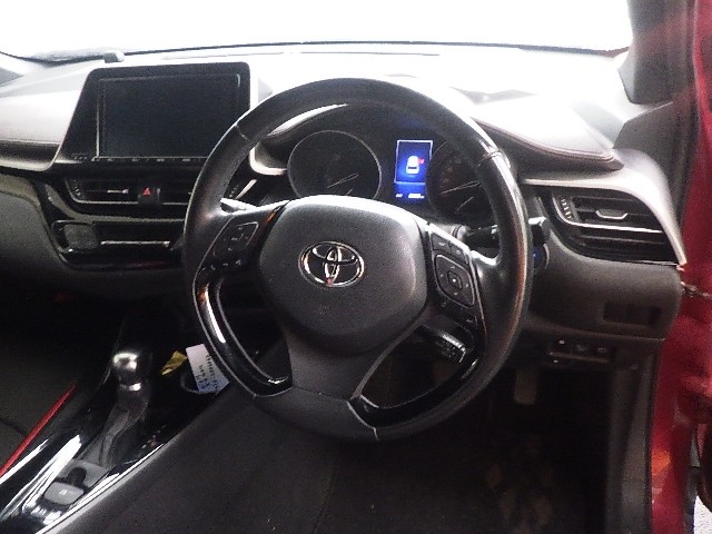 TOYOTA C-HR 2017 Image 28