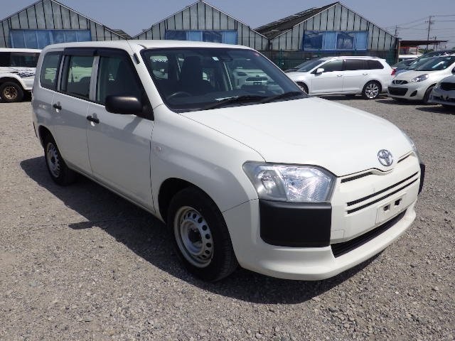 TOYOTA PROBOX 2018 Image 25