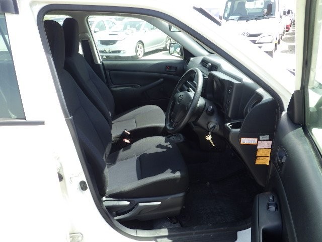 TOYOTA PROBOX 2018 Image 27