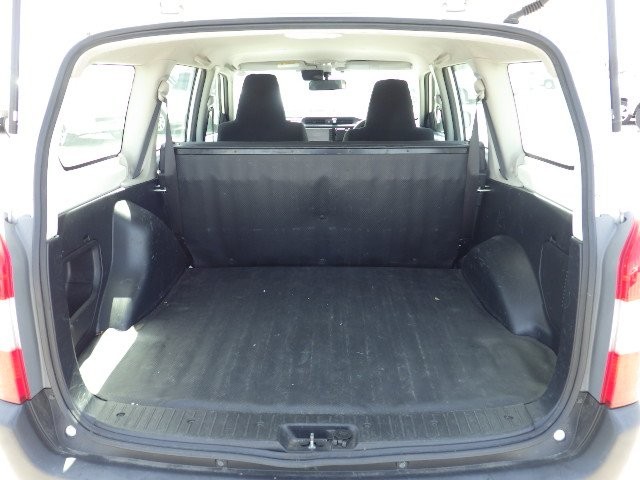 TOYOTA PROBOX 2018 Image 30