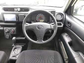 TOYOTA PROBOX 2018 Image 8