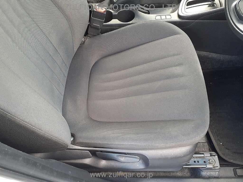 TOYOTA YARIS 2021 Image 8