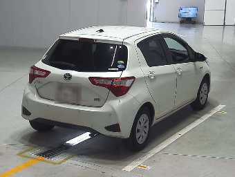 TOYOTA VITZ 2019 Image 2