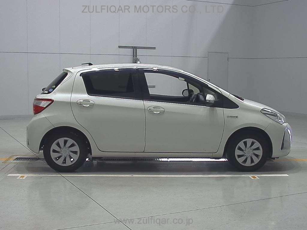 TOYOTA VITZ 2019 Image 3