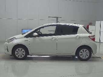 TOYOTA VITZ 2019 Image 4
