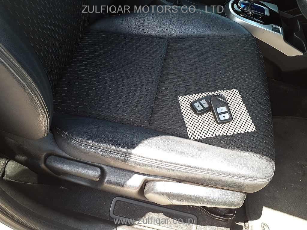 HONDA FIT HYBRID 2014 Image 8