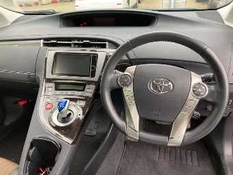 TOYOTA PRIUS PHV 2014 Image 6