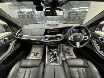 BMW X7 2020 Image 2
