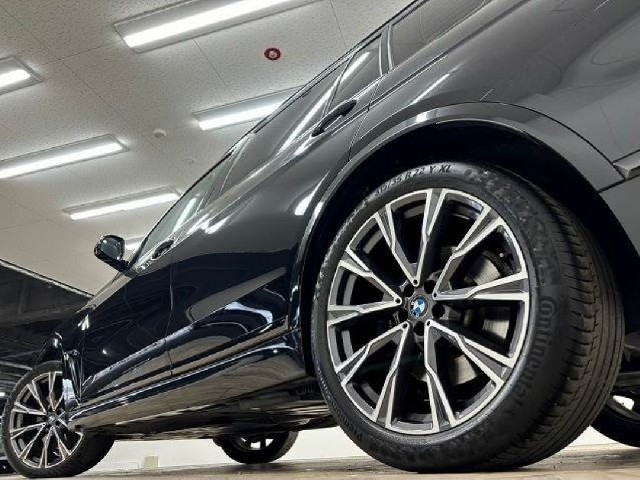 BMW X7 2020 Image 25