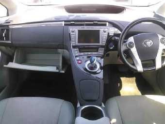 TOYOTA PRIUS PHV 2013 Image 8