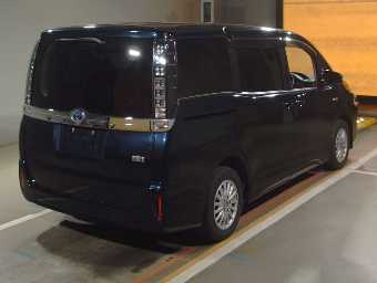TOYOTA VOXY 2014 Image 2