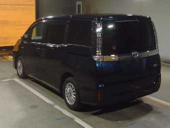 TOYOTA VOXY 2014 Image 4