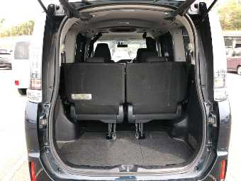 TOYOTA VOXY 2014 Image 8