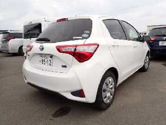 TOYOTA VITZ 2019 Image 2